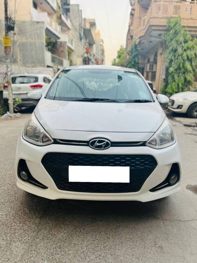 https://images10.gaadi.com/usedcar_image/4528283/original/processed_d4920dda01d6d143c61a3ea811cd2f51.jpg?imwidth=6402