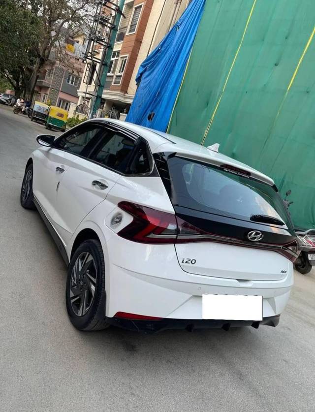 https://images10.gaadi.com/usedcar_image/4528288/original/processed_76abc230-752a-4d2f-a7b1-e93f50be82e0.jpg?imwidth=6401