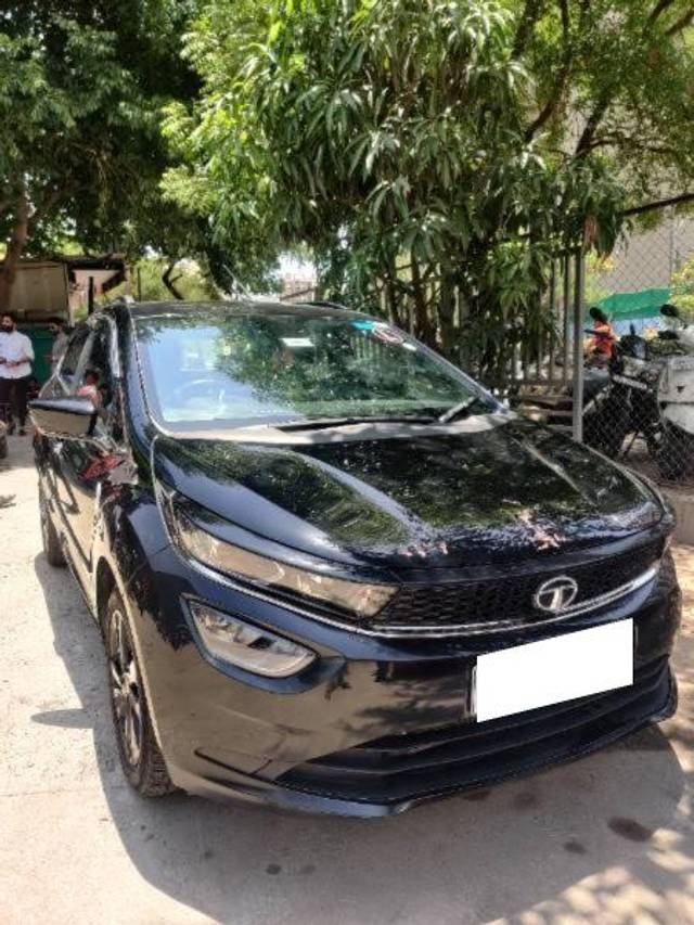https://images10.gaadi.com/usedcar_image/4528290/original/processed_a2f4816a-949d-4fea-a769-daf2eed8f9cd.jpg?imwidth=6400