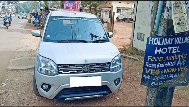 https://images10.gaadi.com/usedcar_image/4528291/original/processed_15349e4b-048d-40e1-9198-d7beaa29617a.jpg?imwidth=6402