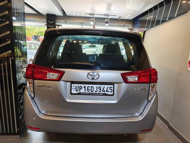 https://images10.gaadi.com/usedcar_image/4528353/original/processed_758701707881416db642779bf3c5ad34.jpg?imwidth=6401