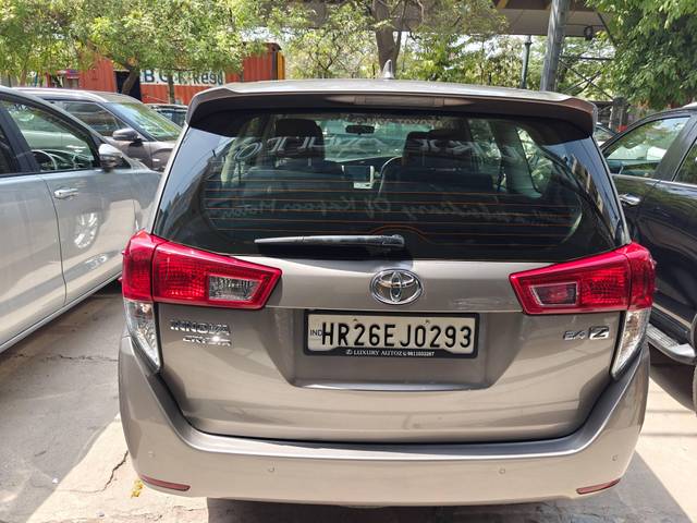 https://images10.gaadi.com/usedcar_image/4528354/original/processed_39bc1a351db3a0f8518b577624386990.jpg?imwidth=6401