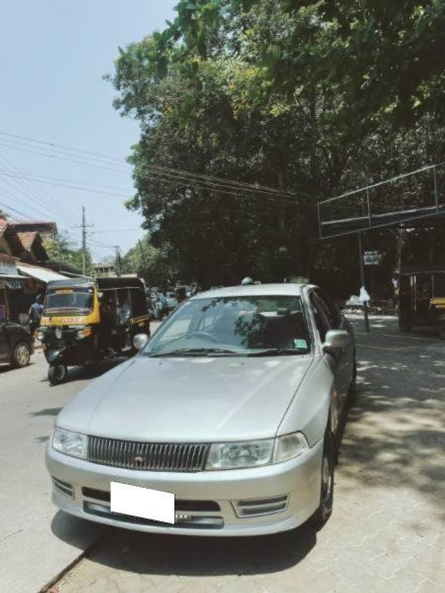 https://images10.gaadi.com/usedcar_image/4528390/original/processed_dd75e556-c2c0-4813-8056-679d05dd18b6.jpg?imwidth=6400