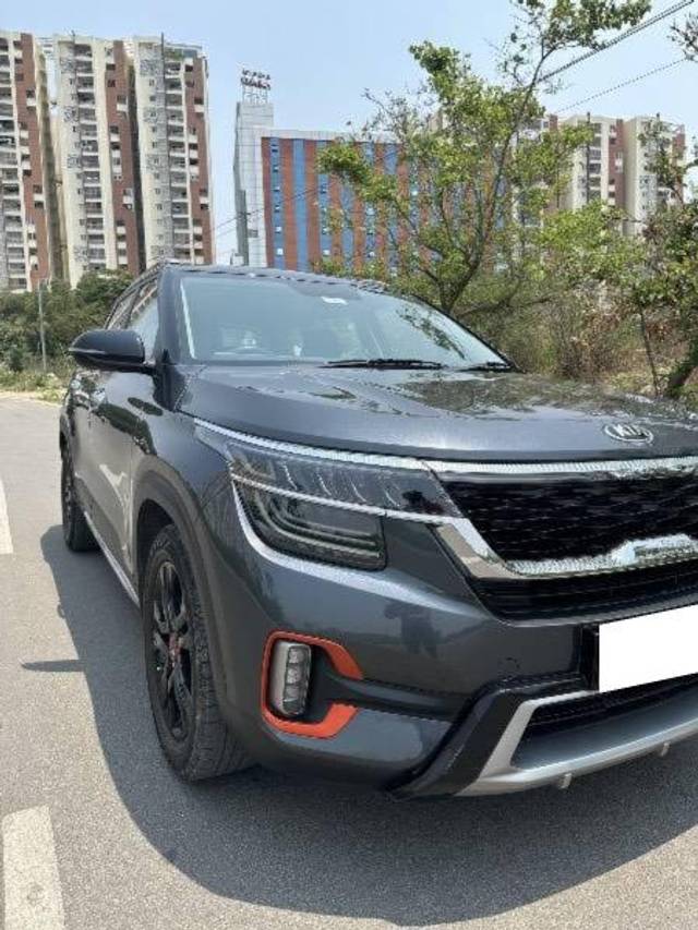 https://images10.gaadi.com/usedcar_image/4528401/original/processed_087b4d16-9504-47e0-a13f-0edf728f2fef.jpeg?imwidth=6400
