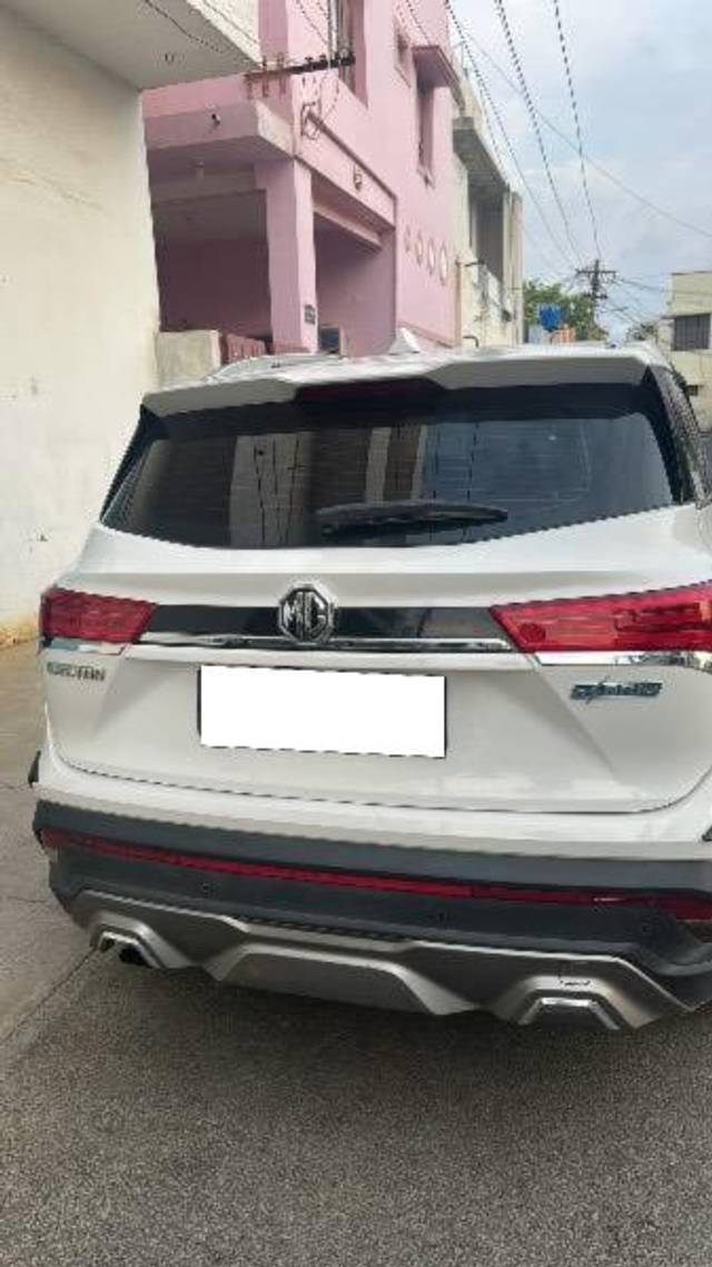 https://images10.gaadi.com/usedcar_image/4528402/original/processed_ae379122-8f6d-4fde-b154-cc43c3f89ed7.jpeg?imwidth=6402