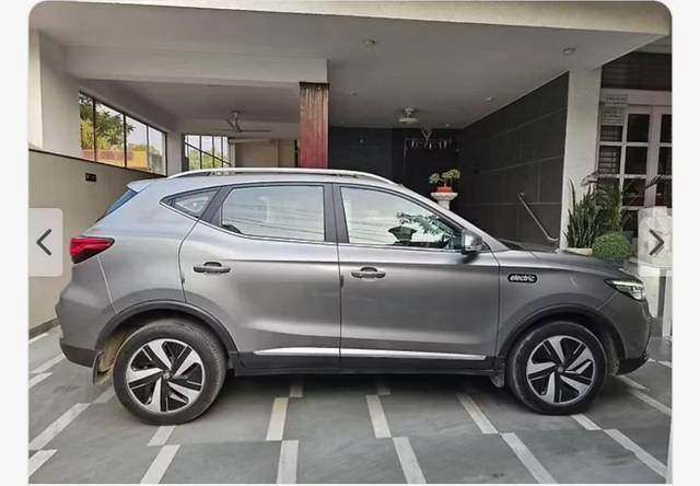 https://images10.gaadi.com/usedcar_image/4528408/original/processed_35d71b46-a859-4ecf-a9fb-319e95708f04.jpg?imwidth=6401