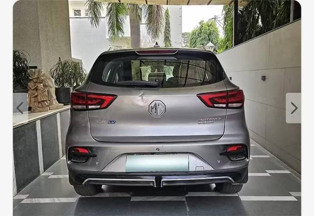 https://images10.gaadi.com/usedcar_image/4528408/original/processed_fbb49f45-e01b-4dca-9340-1934c4fcd5d2.jpg?imwidth=6402