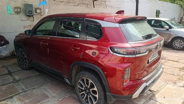 https://images10.gaadi.com/usedcar_image/4528433/original/processed_5a4003bc-fc45-491d-baf0-fd2dca6cf315.jpg?imwidth=6402