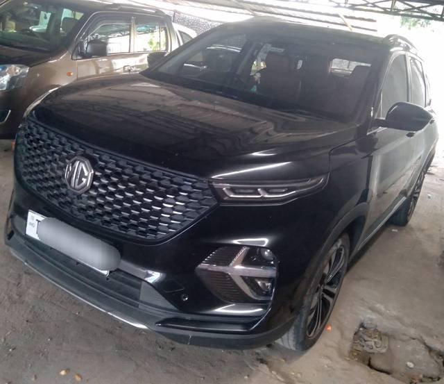 https://images10.gaadi.com/usedcar_image/4528434/original/processed_05cc5a438a073cfa06c62b1c932d9baf.jpg?imwidth=6402