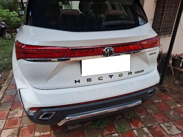 https://images10.gaadi.com/usedcar_image/4528439/original/processed_103ede95-9377-4695-ac54-807065332813.jpg?imwidth=6400
