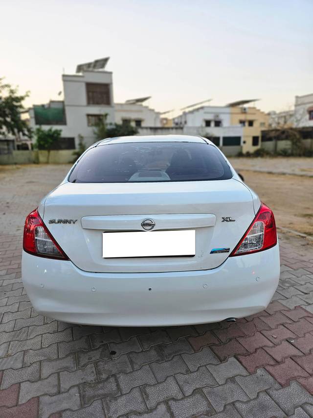https://images10.gaadi.com/usedcar_image/4528442/original/processed_890bce7b954e8b05b38333196d0ac848.jpg?imwidth=6402