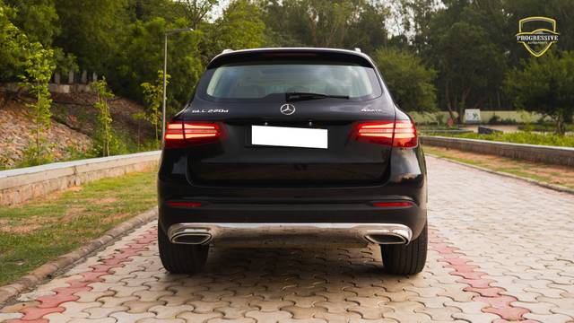 https://images10.gaadi.com/usedcar_image/4528468/original/processed_0d0a064448a4f9029cf054c050d979ee.jpg?imwidth=6401