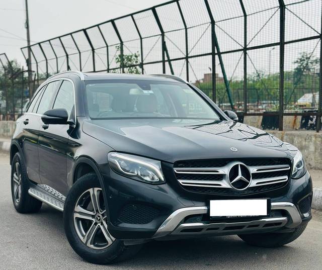 https://images10.gaadi.com/usedcar_image/4528468/original/processed_524bccde63b5f718ee847e929c5c3f92.jpg?imwidth=6400