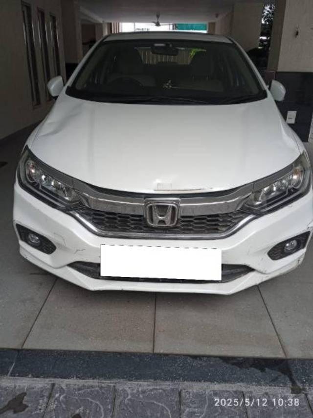 https://images10.gaadi.com/usedcar_image/4528469/original/processed_3a04c886-4c88-4181-b747-68e52d6f089b.jpg?imwidth=6400