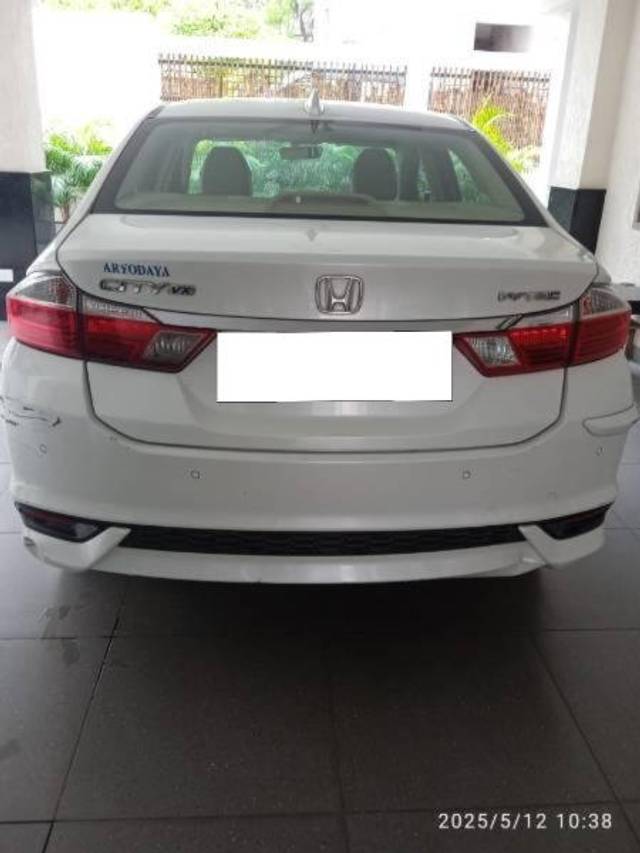 https://images10.gaadi.com/usedcar_image/4528469/original/processed_9e6dff89-e940-4f2e-afc7-2b3875ff1349.jpg?imwidth=6401