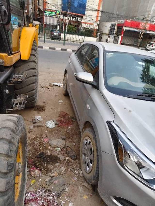 https://images10.gaadi.com/usedcar_image/4528488/original/processed_3371cee5-5397-41d7-8dba-0b1a783ecd99.jpg?imwidth=6402