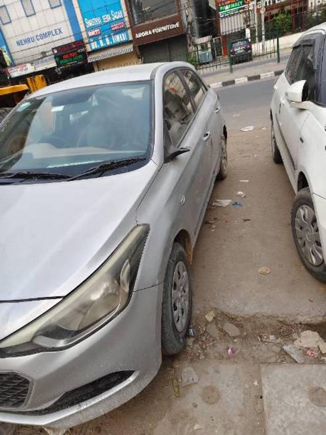 https://images10.gaadi.com/usedcar_image/4528488/original/processed_69a390f3-e180-432b-b0de-a5963f745289.jpg?imwidth=6400