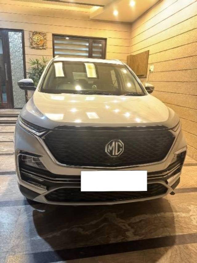 https://images10.gaadi.com/usedcar_image/4528495/original/processed_79a9d763-e5ac-473c-ad78-2f5d662b015a.jpeg?imwidth=6402