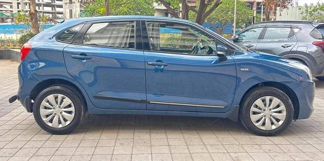https://images10.gaadi.com/usedcar_image/4528500/original/processed_42644acba2471e766e9ead3457aa77ea.jpg?imwidth=6401