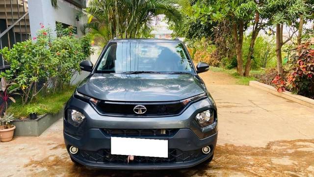 https://images10.gaadi.com/usedcar_image/4528518/original/processed_72c96240-29a7-48bc-b45d-534966350977.jpg?imwidth=6402