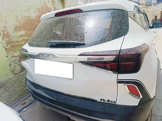 https://images10.gaadi.com/usedcar_image/4528521/original/processed_a04db2c6-41ec-4951-841f-78bcdcad0ecb.jpg?imwidth=6402