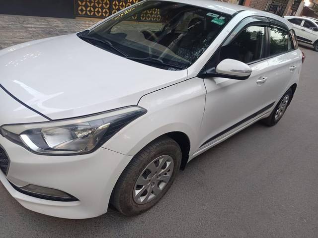 https://images10.gaadi.com/usedcar_image/4528522/original/bae4aa59ca61b68a2b7b096496a7a159.jpg?imwidth=6402