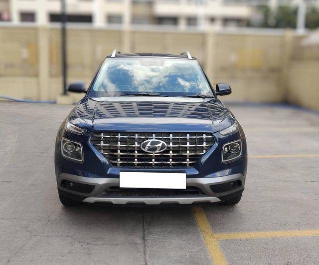 https://images10.gaadi.com/usedcar_image/4528523/original/processed_a04d2397569db0fee84fa09881a3bb64.jpg?imwidth=6402