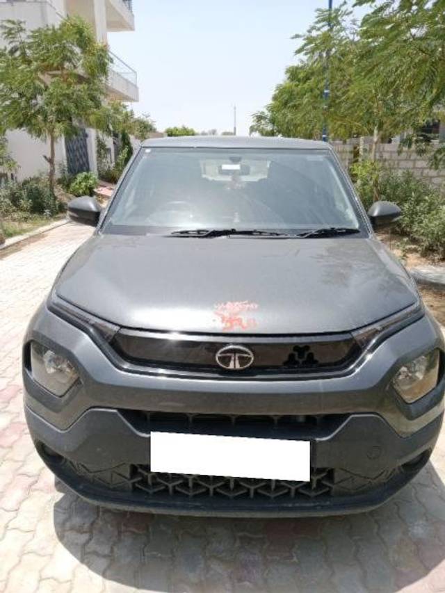 https://images10.gaadi.com/usedcar_image/4528527/original/processed_fca84f65-aebe-40c2-b15f-15e97f303a80.jpg?imwidth=6400