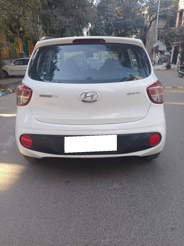 https://images10.gaadi.com/usedcar_image/4528561/original/processed_82f8c3bf37943194142d203f36c16772.jpg?imwidth=6402