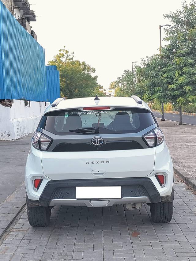 https://images10.gaadi.com/usedcar_image/4528575/original/processed_7c906246b933f23eee975b99ca67eb7b.jpg?imwidth=6402