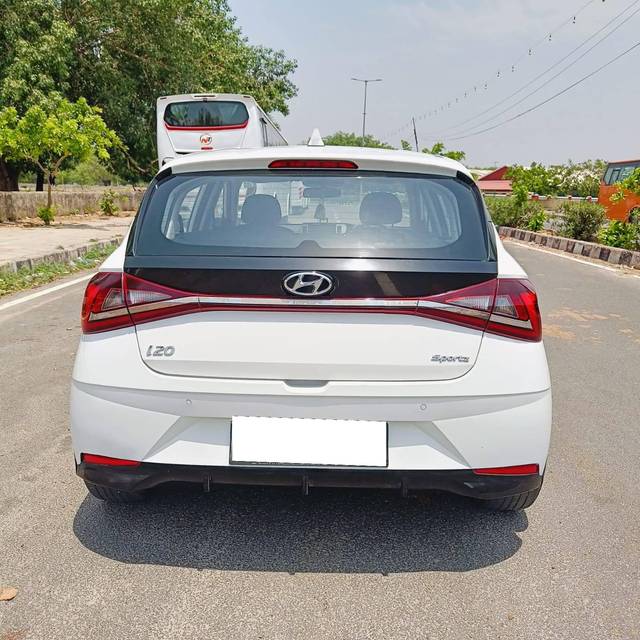 https://images10.gaadi.com/usedcar_image/4528579/original/processed_ef90e9746a4d0c68514a9c7fe0d8a600.jpg?imwidth=6402