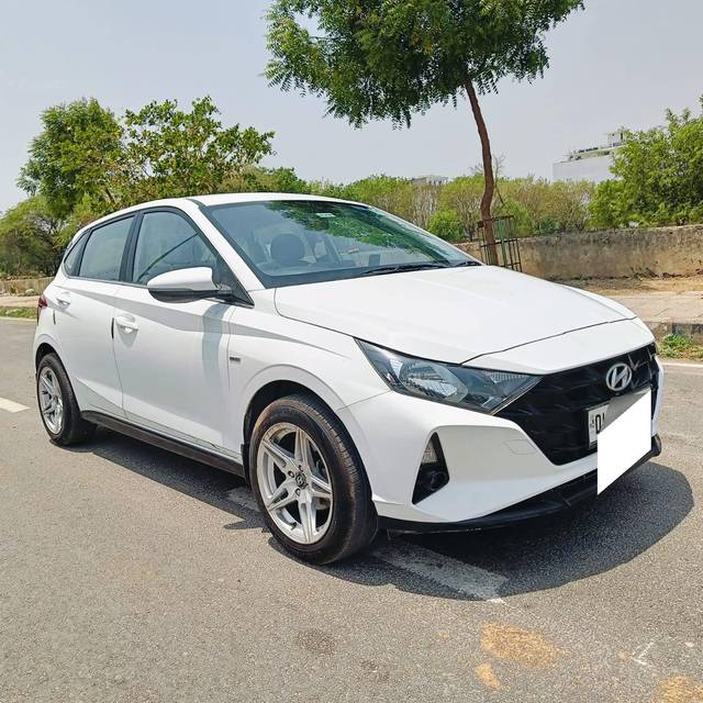 https://images10.gaadi.com/usedcar_image/4528579/original/processed_f3ea9f344a760382adff3eac474d05e6.jpg?imwidth=6400