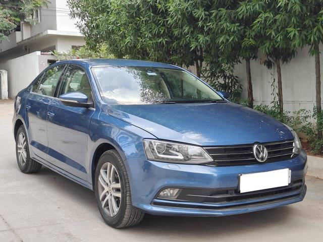 https://images10.gaadi.com/usedcar_image/4528580/original/processed_8de70397f17060cbb6cc5df7fb54c425.jpg?imwidth=6400