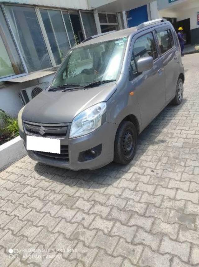 https://images10.gaadi.com/usedcar_image/4528604/original/processed_8056c791-a438-4e65-a9ac-72eded49f55c.jpg?imwidth=6400
