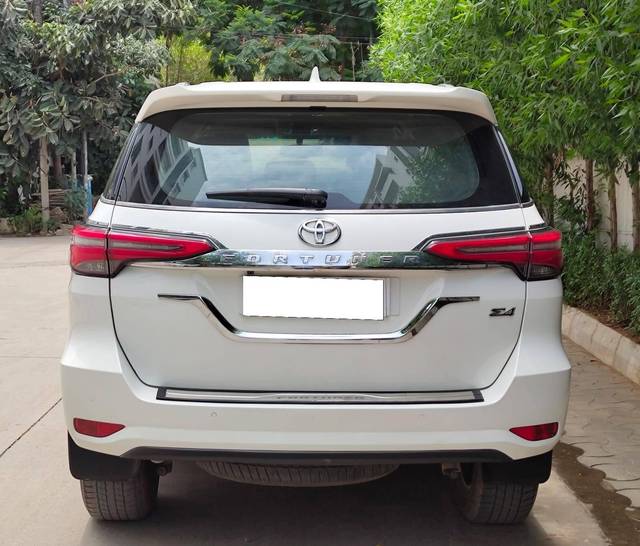 https://images10.gaadi.com/usedcar_image/4528605/original/processed_1147118869dae4b28ecfbc947c8626b4.jpg?imwidth=6402