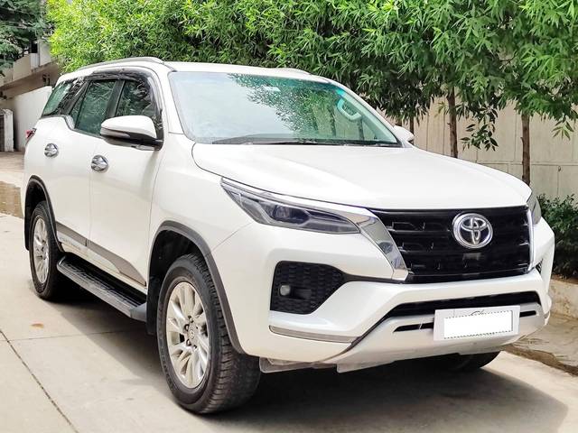 https://images10.gaadi.com/usedcar_image/4528605/original/processed_b3f4cbd5d9f568944675412a59193269.jpg?imwidth=6400