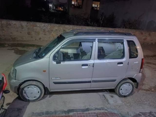 https://images10.gaadi.com/usedcar_image/4528614/original/processed_30f9a827-4a51-466e-82cf-7d880d5bf21d.jpg?imwidth=6400