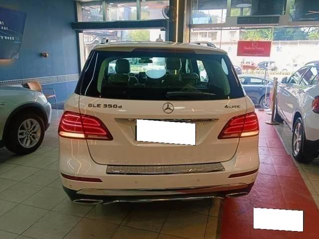 https://images10.gaadi.com/usedcar_image/4528615/original/processed_2fff8ef4a671418f7242d977cf6a4293.jpg?imwidth=6402