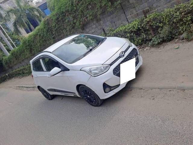 https://images10.gaadi.com/usedcar_image/4528617/original/processed_05e527b2-fba7-4559-b51a-e014e00e56f3.jpeg?imwidth=6400