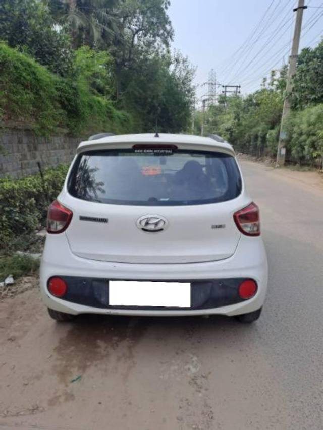 https://images10.gaadi.com/usedcar_image/4528617/original/processed_6111d722-e594-4667-9112-0cf2e5f17353.jpeg?imwidth=6402
