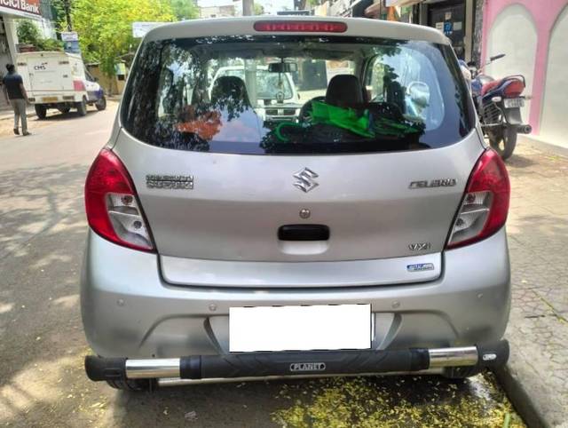 https://images10.gaadi.com/usedcar_image/4528618/original/processed_bc1db324-5e0f-49e4-878e-530cc907adc9.jpg?imwidth=6401