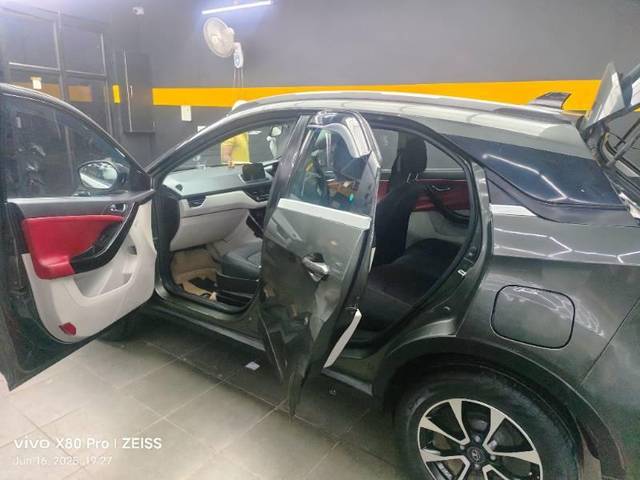 https://images10.gaadi.com/usedcar_image/4528627/original/processed_00112ad1-903f-427a-b269-82d173c4a6e3.jpg?imwidth=6402
