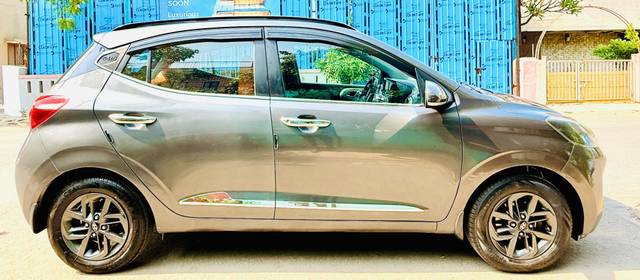 https://images10.gaadi.com/usedcar_image/4528675/original/processed_52dd62438f0284de5be79ec4da6c6008.jpg?imwidth=6401
