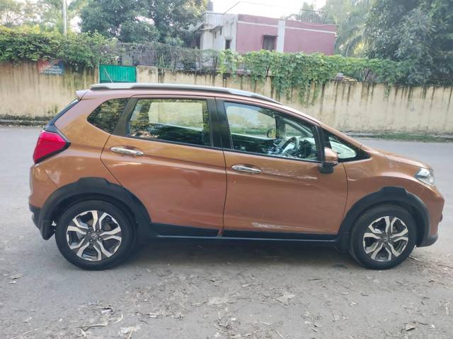 https://images10.gaadi.com/usedcar_image/4528687/original/processed_2aaaeafc443c3a60524d1206513b174d.jpg?imwidth=6401