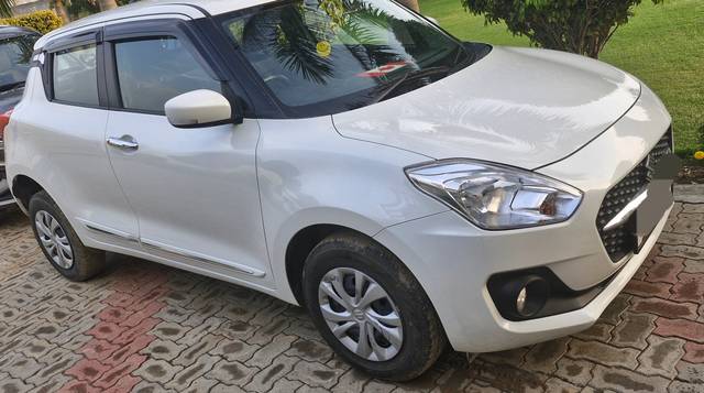 https://images10.gaadi.com/usedcar_image/4528692/original/5276662a417ffe6df3bad7831cbf0609.jpg?imwidth=6400