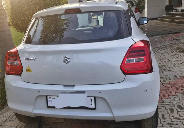 https://images10.gaadi.com/usedcar_image/4528692/original/processed_bfb1e99ca84f1191b0787b31f8416c84.jpg?imwidth=6402