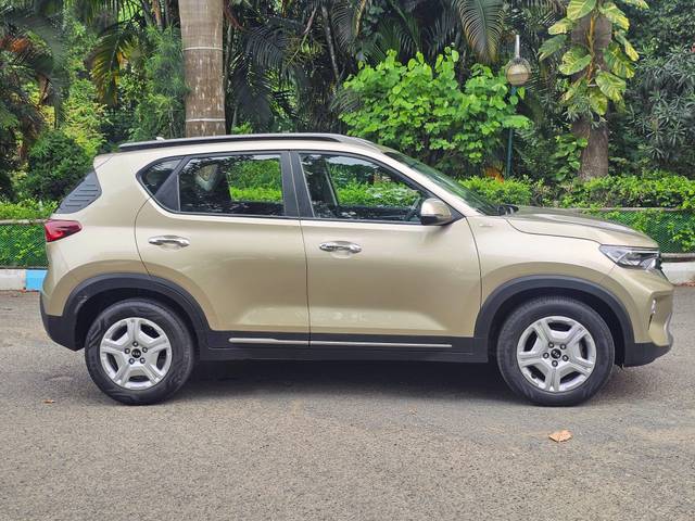 https://images10.gaadi.com/usedcar_image/4528693/original/processed_9cff7c29ebd1ecc0f1251482cc2f0cf1.jpg?imwidth=6401