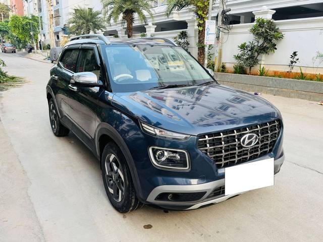 https://images10.gaadi.com/usedcar_image/4528704/original/processed_e75ccdff987157755a4d6acdf1c5cca8.jpg?imwidth=6400
