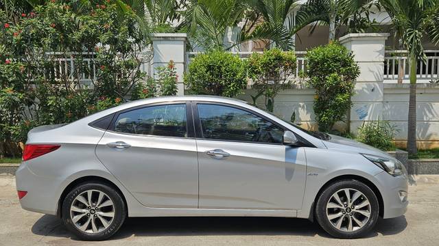https://images10.gaadi.com/usedcar_image/4528709/original/processed_bf71b0d09389b387679bfa744386131a.jpg?imwidth=6401