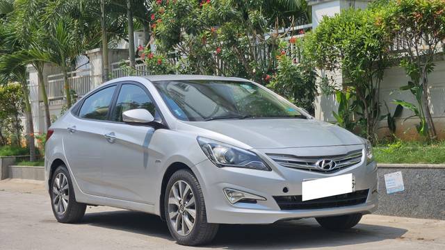 https://images10.gaadi.com/usedcar_image/4528709/original/processed_ce85561814da3b5b9d185a6be2f4780d.jpg?imwidth=6400